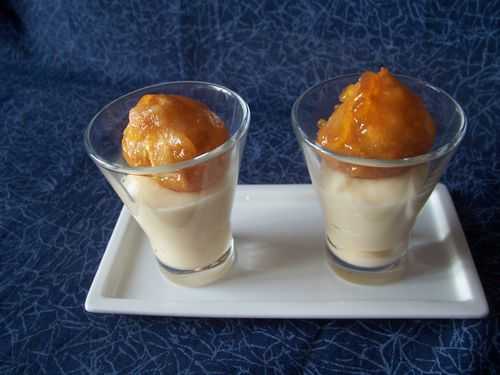 Verrine : crème angevine et mini choux caramélisés