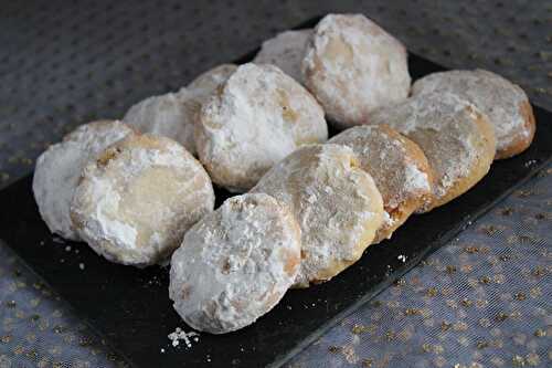 Kourabiedes ou sablés grecs aux amandes