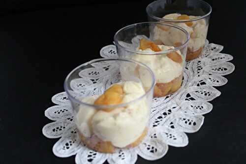 Verrine de crème namélaka vanille tonka et pommes caramélisées