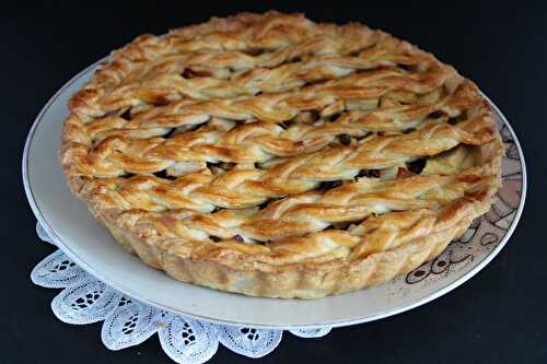 Tarte décorée pomme poire et pépites de chocolat noir