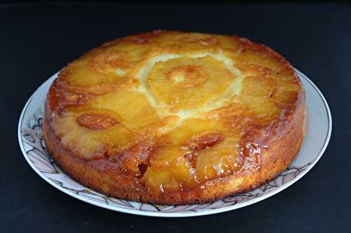 Torta de abacaxi  ou gâteau brésilien renversé à l’ananas caramélisé