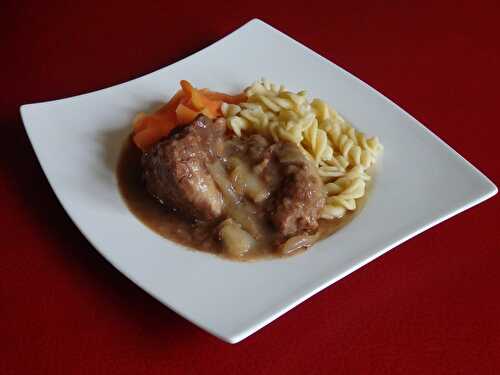 Sauté de veau au Pineau des Charentes et pâtes fraîches