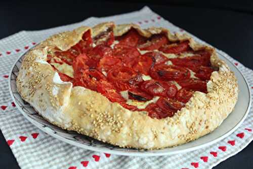 Tarte rustique à la tomate et au chèvre frais