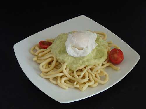 Spaghetti  maison sauce crémeuse au poireaux et œuf poché