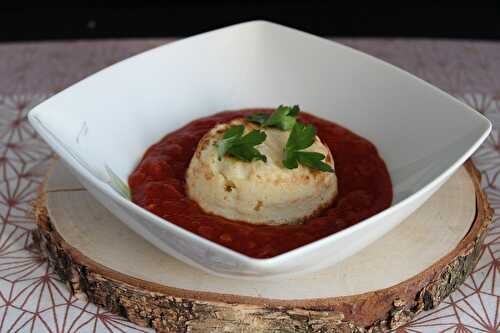 Flans de chou-fleur et sauce tomate