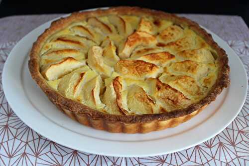 Tarte aux pommes avec une pâte à tarte au  levain