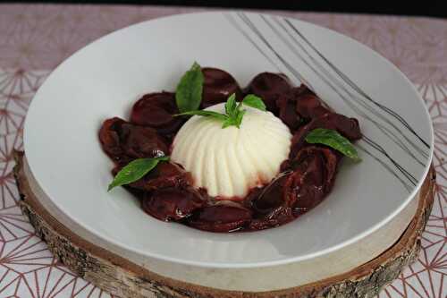 Soupe de quetsche au pinot noir et à la cannelle