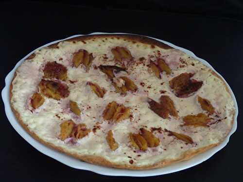 Tarte flambée aux quetsches - flammekueche sucrée