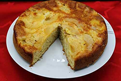 Gâteau renversé aux pommes et aux noisettes