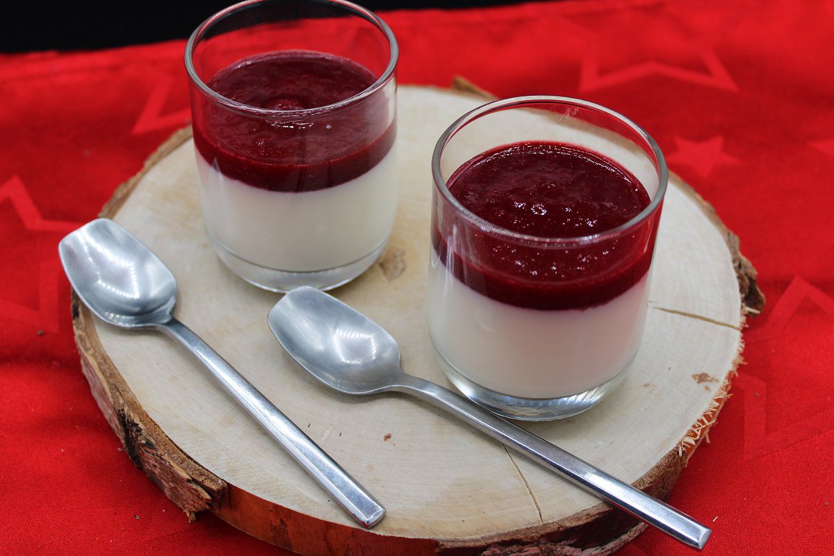 Panna cotta au coulis de griottes