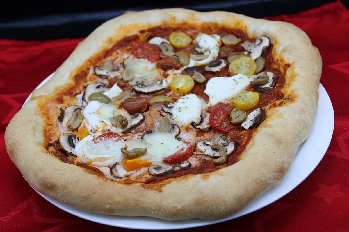 Pizza champignons mozzarella