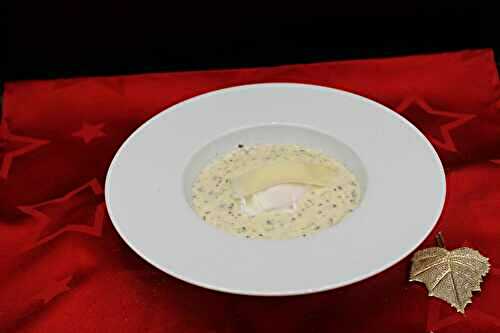 Œuf poché et sa crème aux champignons et à la truffe