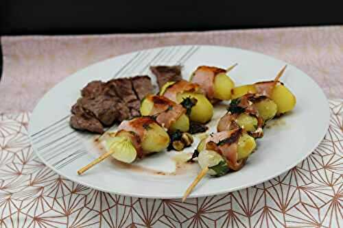 Brochettes de pommes de terre et bacon