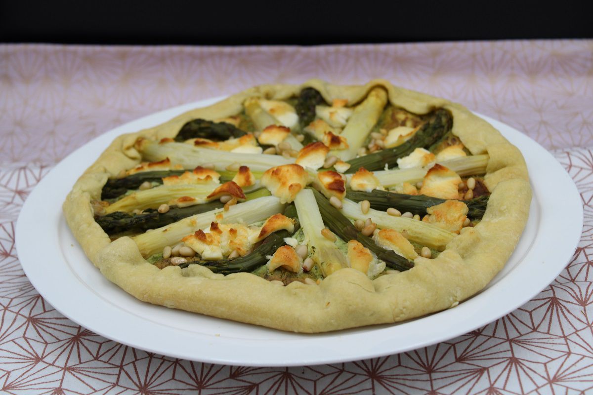 Tarte rustique aux asperges et chèvre