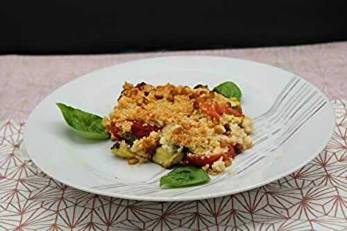 Crumble aux tomates, courgettes, basilic et chèvre