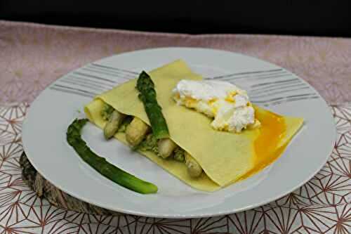 Raviole ouverte au pesto d’asperges vertes et œuf poché