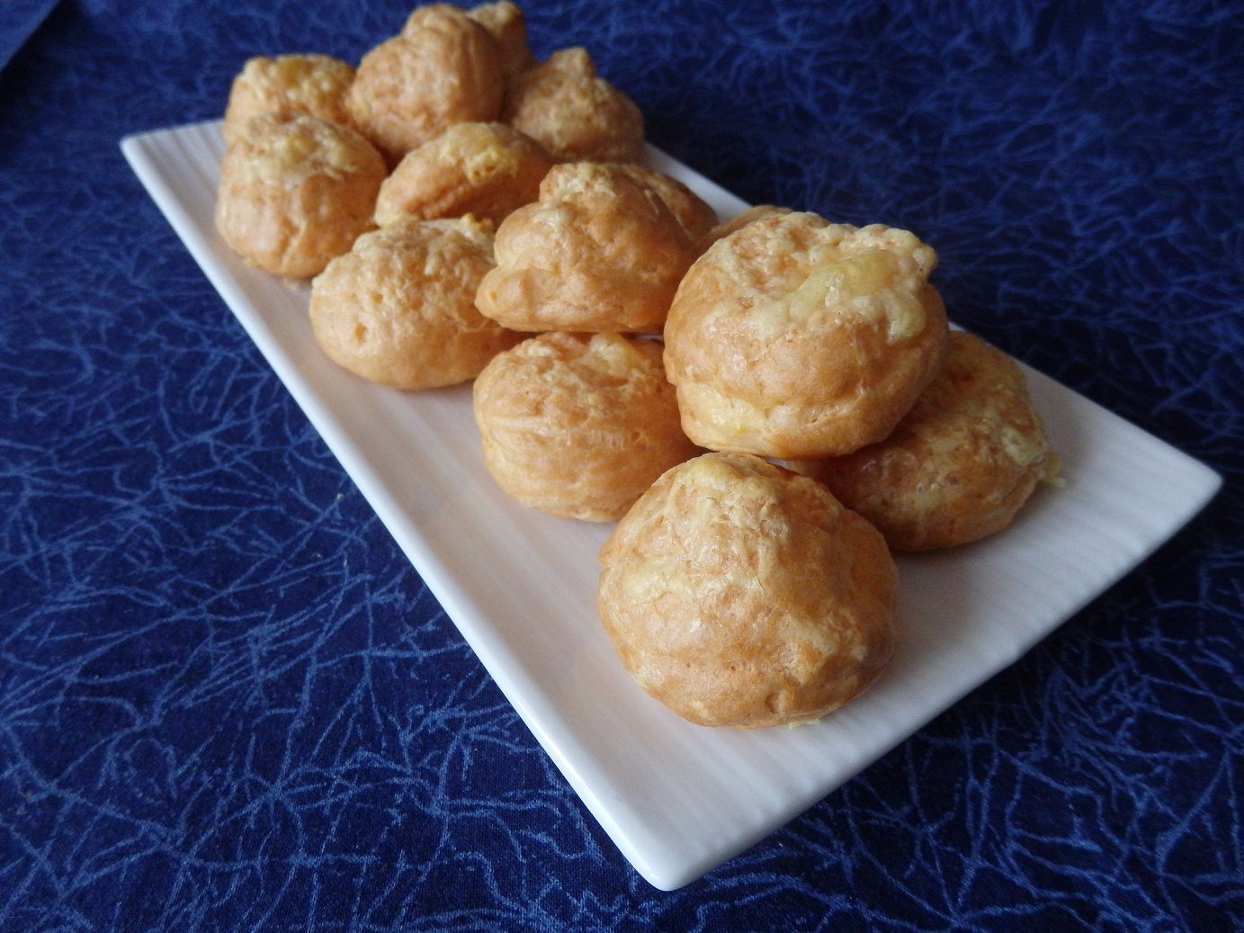 Gougères au Munster et au gruyère