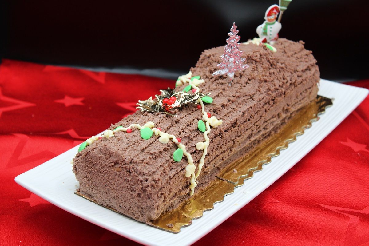 Bûche de Noël à la crème au beurre au chocolat