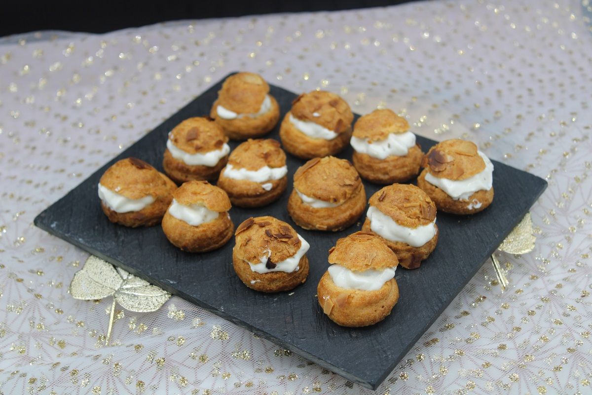 Gougères au parmesan et mousse de fromage frais
