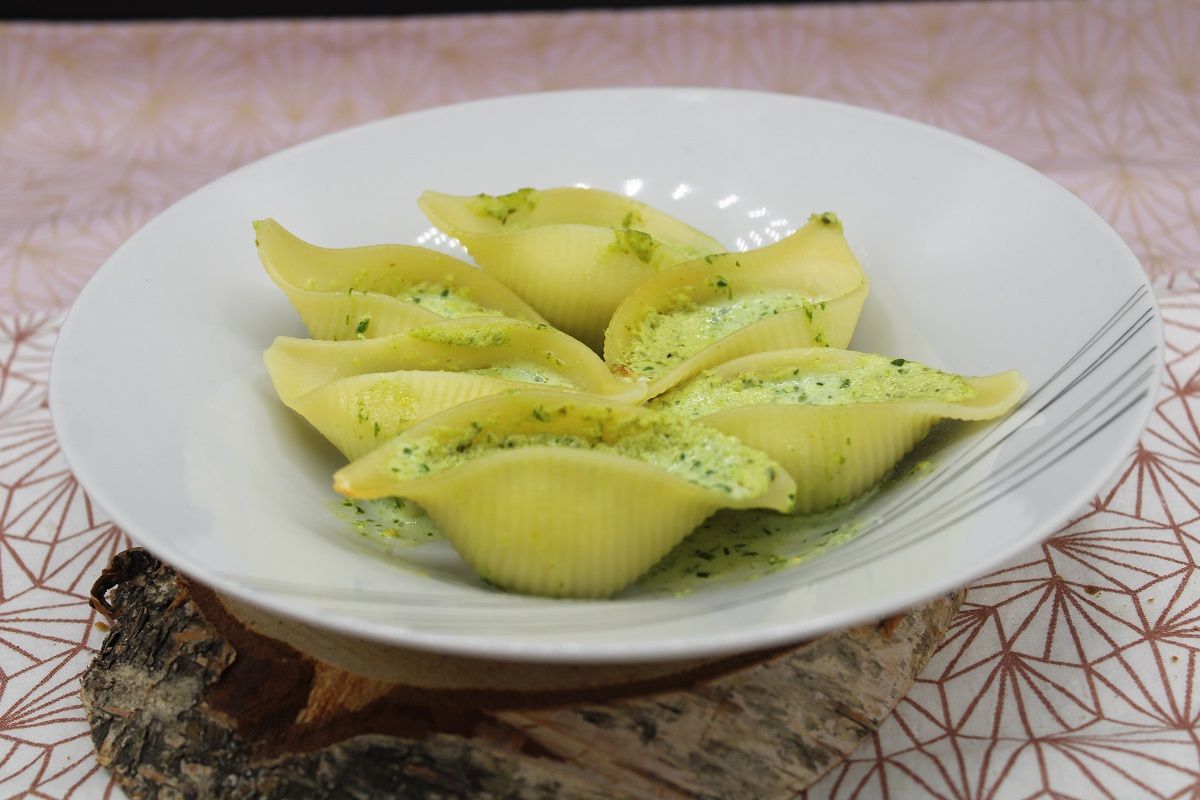 Conchiglioni farcis à l’ail des ours