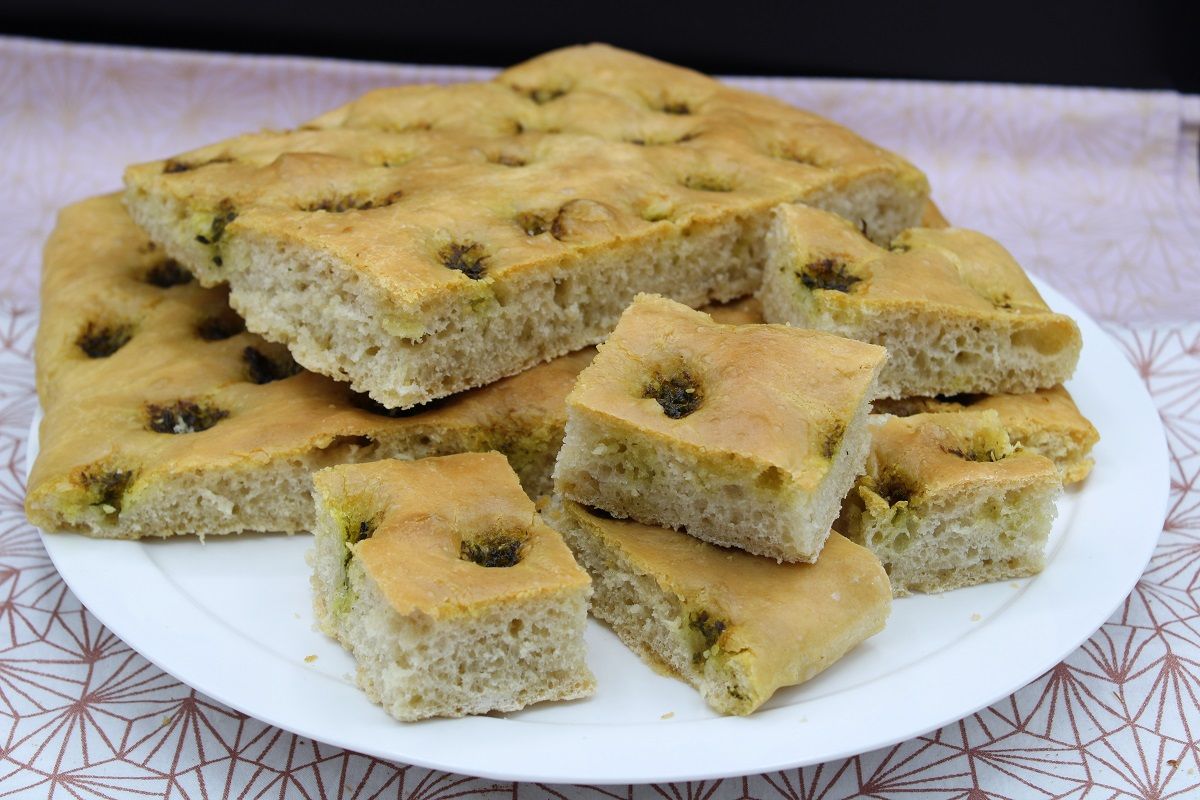 Focaccia moelleuse à l’ail des ours