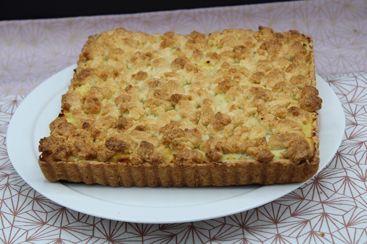 Tarte pâtissière à la rhubarbe