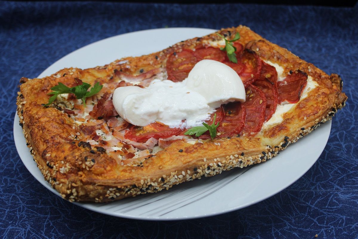 Tarte à la tomate et à la burrata