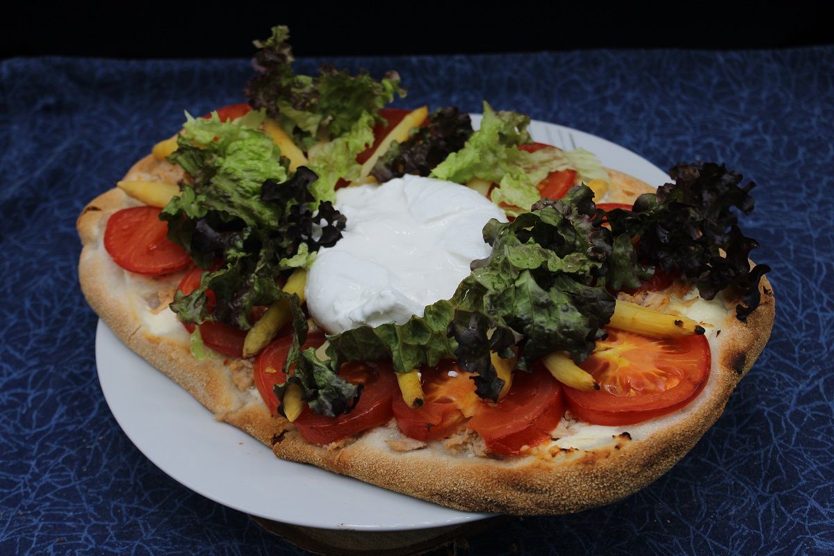 Pinsa au thon et à la burrata