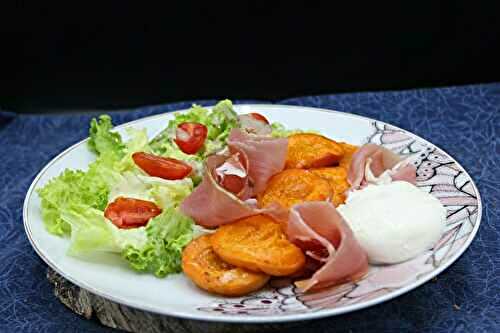 Salade d’abricots rôtis à la burrata et au jambon Serrano 