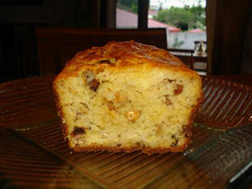 Cake aux lardons, bananes et cacahuètes