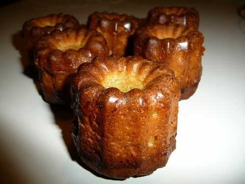 Cannelés bordelais