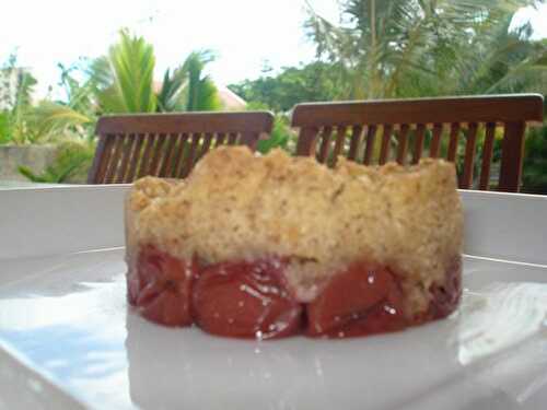 Crumble cerise-noisette