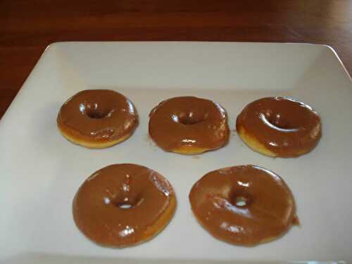 Doughnuts avec la machine à doughnuts - Le blog des crispy sisters