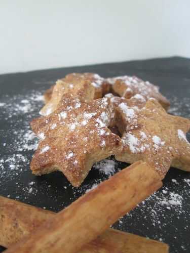 En attendant le Père Noel, préparons des sablés à la cannelle!