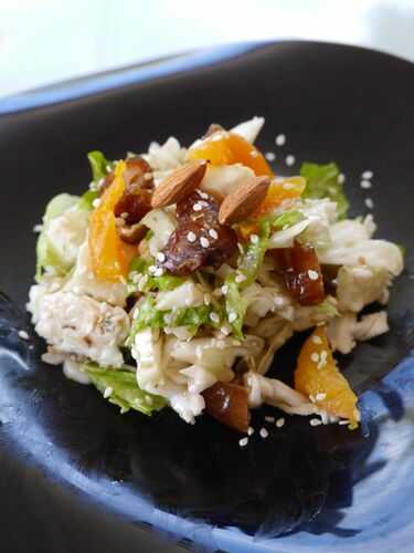 Salade fraîcheur: chou vert, poulet, fromage de brebis et fruits secs - Le blog des crispy sisters