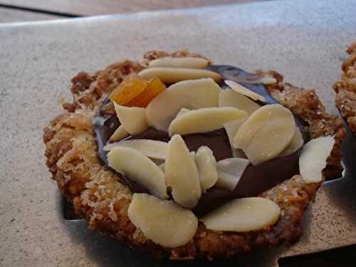 Tartelelette au chocolat façon mendiant - Le blog des crispy sisters