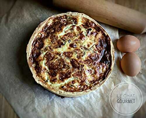 Quiche au bleu, aux oignons rouges et aux lardons 