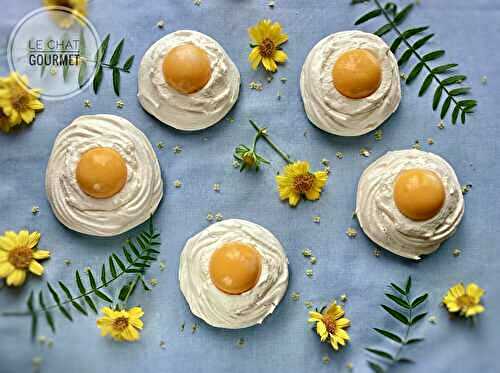 Pavlovas de Pâques au lemon curd et chantilly vanillée