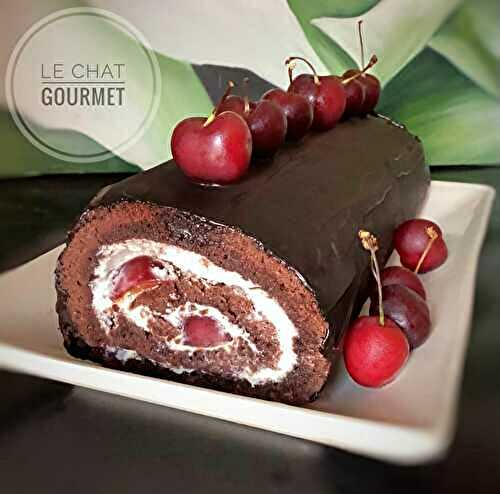 Gâteau roulé aux cerises fraîches façon Forêt Noire 