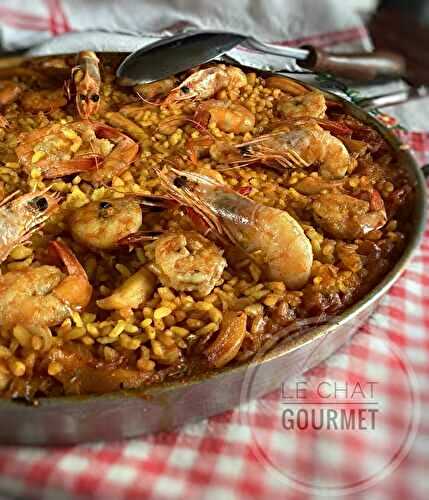 Paella aux crevettes et aux calamars 