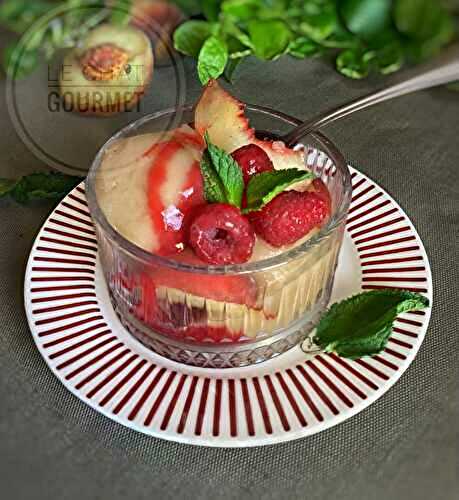 Coupe de sorbet pêche / verveine et coulis de framboise 