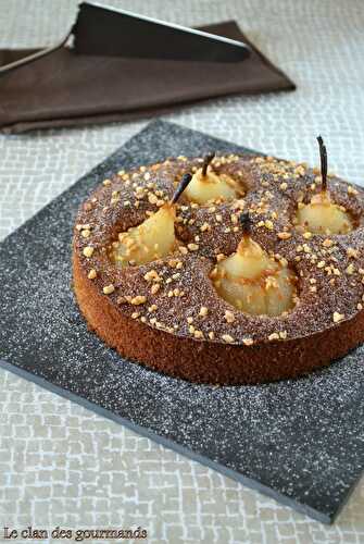 Gâteau aux poires pochées, vanille et cannelle