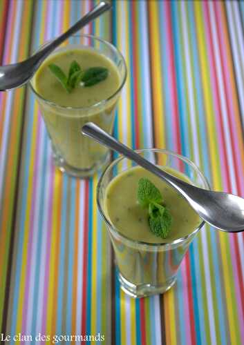 Velouté glacé aux petits pois et à la menthe