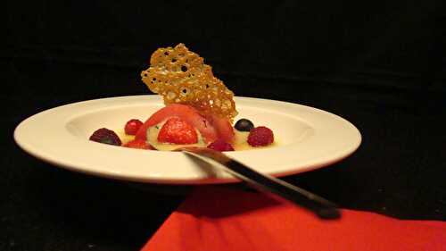 Carpaccio d'ananas-menthe et son sorbet framboise