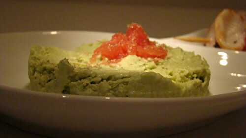 Granité d'avocat et petite brochette de la mer en écume de pamplemousse