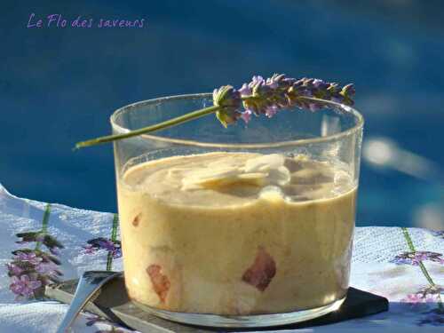 Mousse de brugnons à la lavande