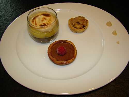 Trio de tartelettes au toblerone, noix et citron destructurée