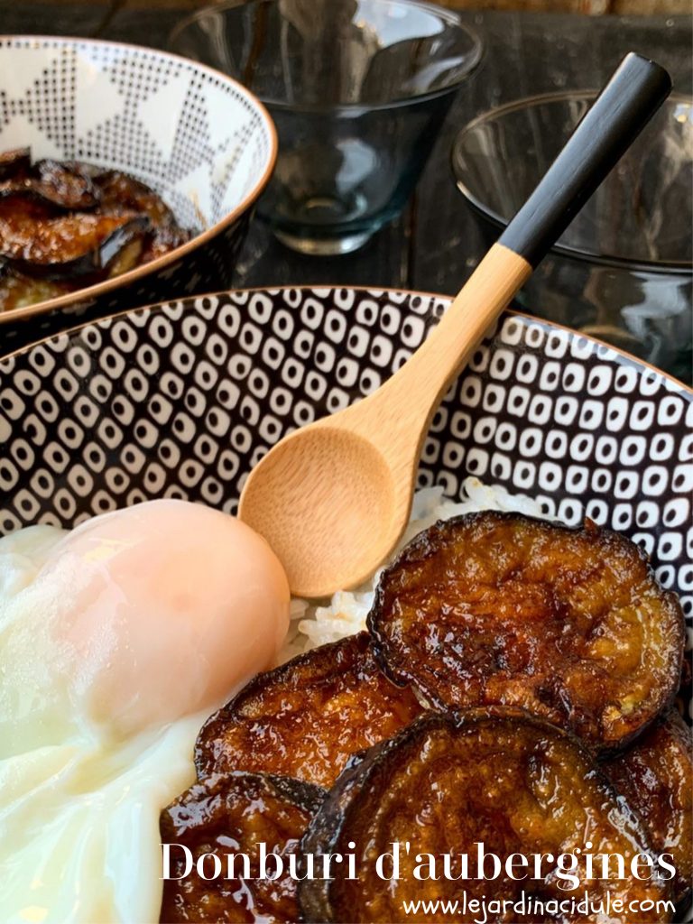 Donburi d'aubergines caramélisées à la sauce soja - LE JARDIN ACIDULÉ