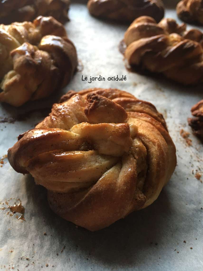 Kanelbullar - cinnamon rolls - LE JARDIN ACIDULÉ