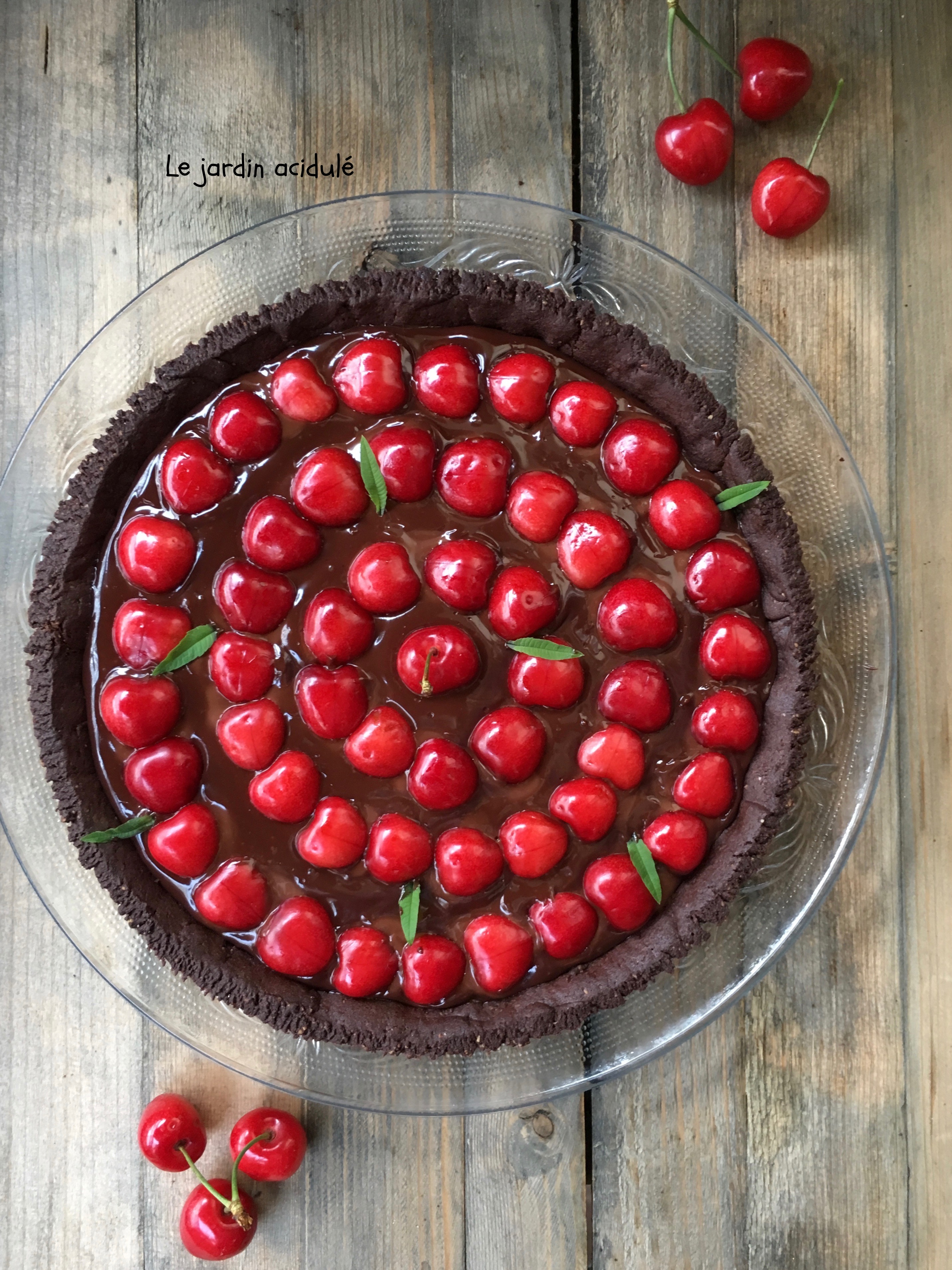 Tarte au chocolat et aux cerises - LE JARDIN ACIDULÉ